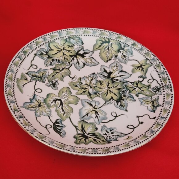 Vintage Ivy Embossed Ceramic Decorative Plate White Green Leaves Gilded Rim - Picture 11 of 14